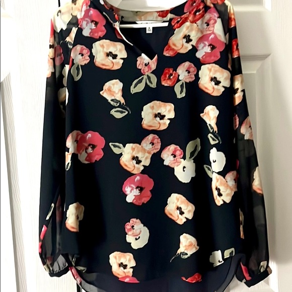 Floral Blouse with Black - Picture 5 of 6